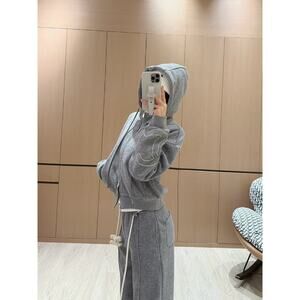 Pre-loved Gray Zip-Up Hoodie